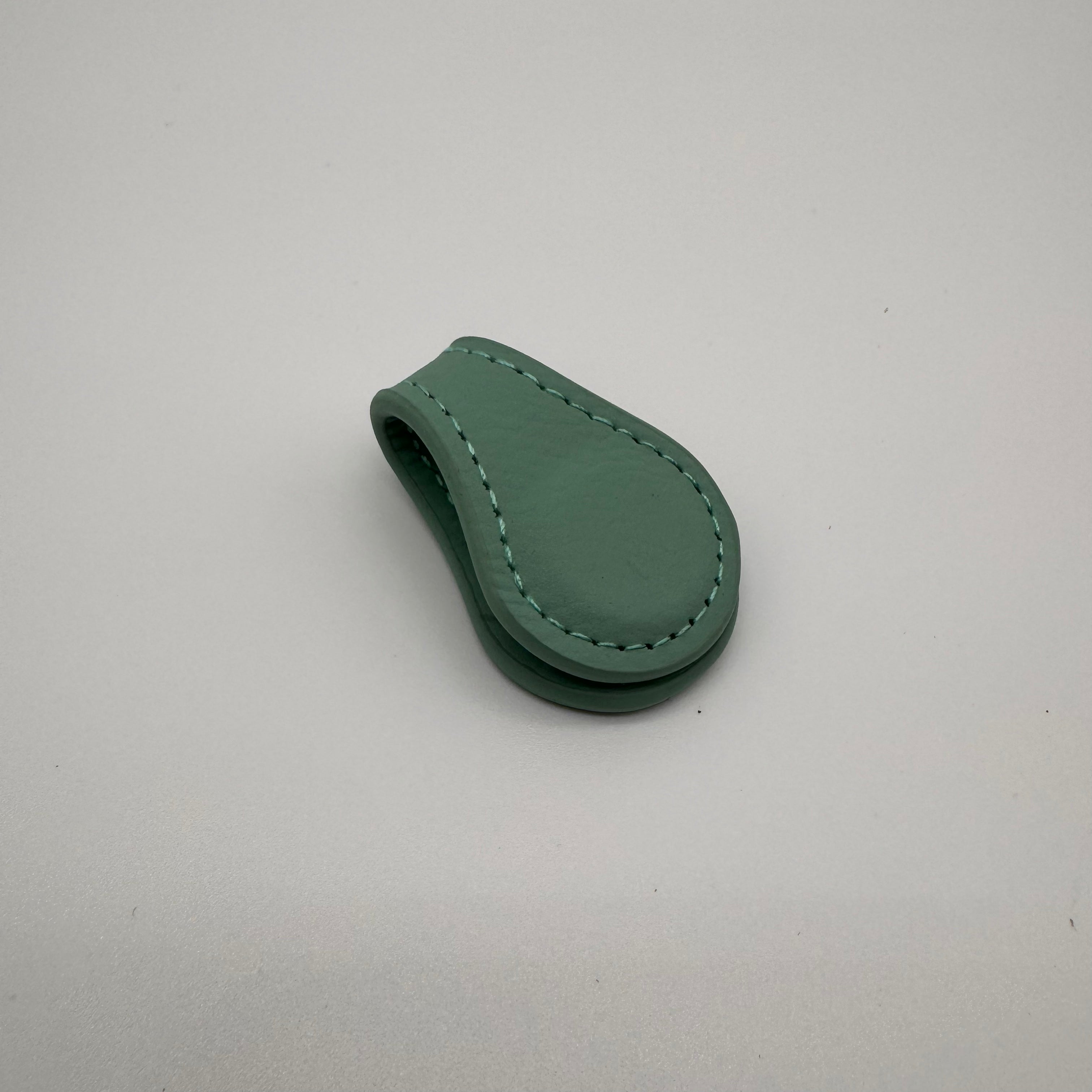 Magnet-Lesezeichen aus PU-Leder – personalisierbar