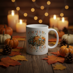 Herbsttasse im Herbst-Setting